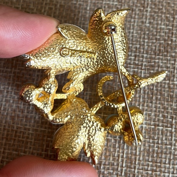 Vintage Sarah Coventry Gold Tone and Enamel Flower Berry Brooch Pin - Picture 7 of 9